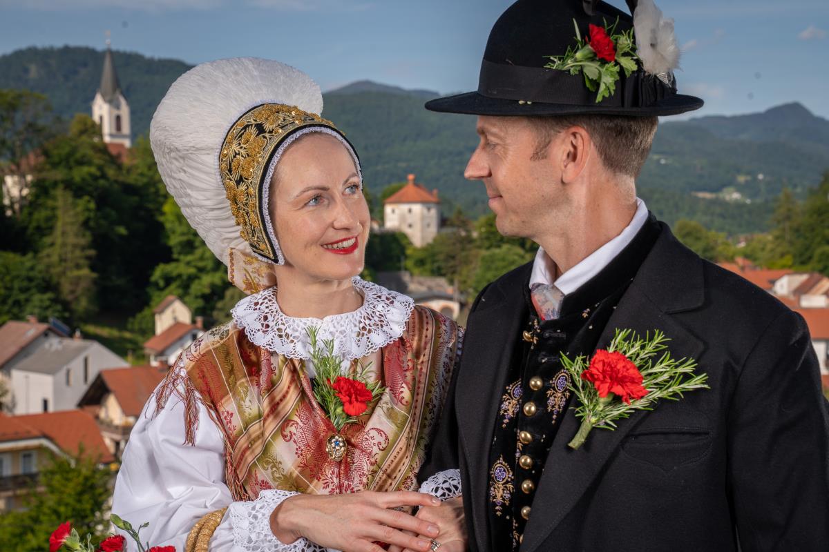 FOTO PAR iz naslovnic ljubezen  Mih Lindič